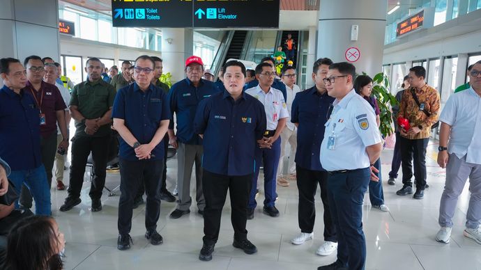 Erick Thohir Jajal Kereta Bandara <b>(Dok. BUMN)</b>