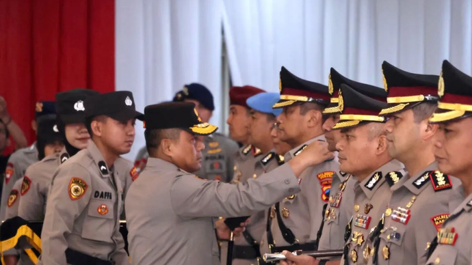 Kapolda Metro Jaya Irjen Polisi Karyoto saat memimpin Upacara Sertijab di Lingkungan Polda Metro Jaya, di Balai Pertemuan Metro Jaya (BPMJ), Kamis (9/1/2024).