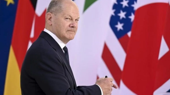 Kanselir Jerman Olaf Scholz pada Rabu (8/1/2025) mengkritik Presiden terpilih Amerika Serikat (AS) Donald Trump atas ancamannya untuk mengambil alih Greenland dan Kanada. 