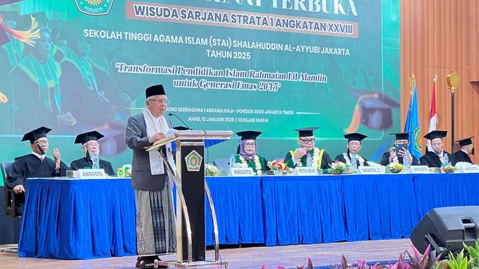 Wakil Presiden ke-13 RI Ma'ruf Amin berpidato di wisuda STAISA Jakarta. (NTVNews.id) 