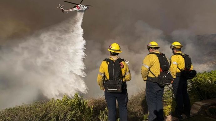 Kebakaran hutan mematikan di Los Angeles (LA), yang telah berlangsung selama delapan hari telah menghancurkan ribuan bangunan dan mengungkapkan krisis yang semakin dalam di sektor asuransi California.