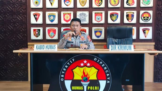 Kabid Humas Polda Sulbar Komisaris Besar Polisi Slamet Wahyudi saat menyampaikan perkembangan kasus penganiayaan terhadap seorang mahasiswa di Mamuju, Senin (13/1/2025)