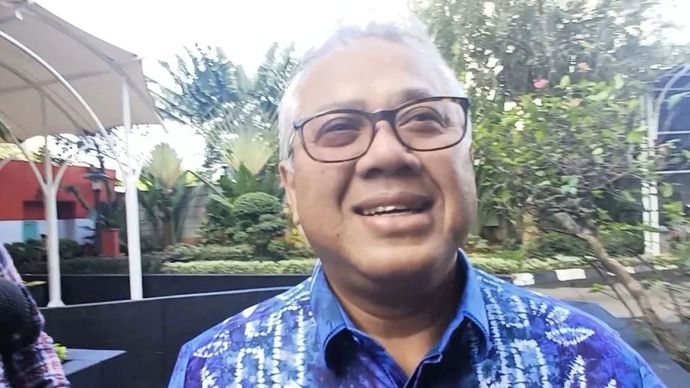 Ketua Komisi Pemilihan Umum Republik Indoensia (KPU RI) periode 2017-2022 Arief Budiman (AB) memenuhi panggilan KPK untuk diperiksa sebagai saksi penyidikan kasus dugaan korupsi suap dan perintangan penyidikan dengan tersangka Sekretaris Jenderal DPP PDI Perjuangan Hasto Kristiyanto, di Gedung Merah Putih KPK, Jakarta, Rabu (15/1/2024).