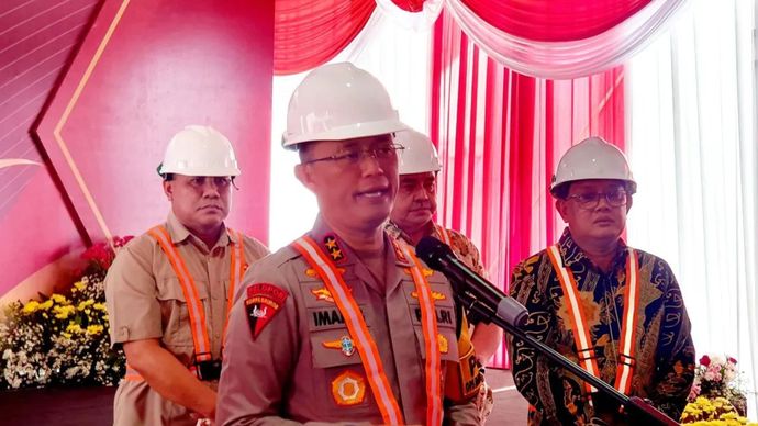 Kapolda Jawa Timur Irjen Pol. Imam Sugianto usai meresmikan pembangunan gedung Ditreskrimsus Polda setempat, Kamis 16 Januari 2025.