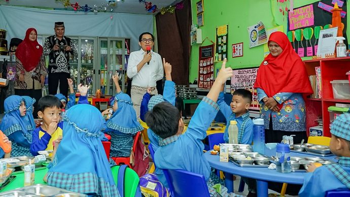 Wamenperin Faisol Riza menyampaikan bahwa program makan bergizi gratis dapat berkontribusi terhadap pertumbuhan industri kecil dan menengah/Ist