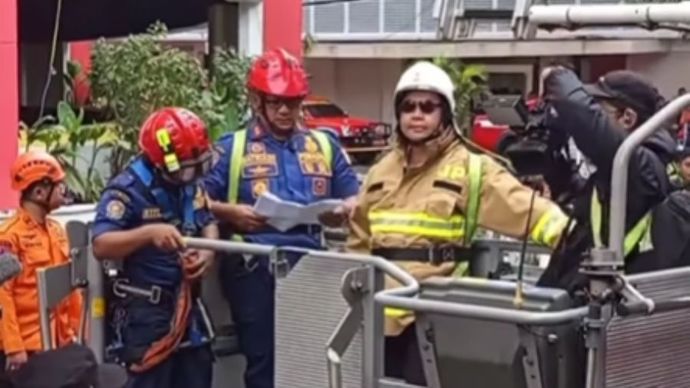 Teguh Setyabudi Tinjau Kebakaran Glodok Plaza