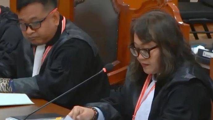 Susanti Komalasari selaku kuasa hukum Pasangan Calon Bupati dan Wakil Bupati Bandung Barat Nomor Urut 2 Jeje Ritchie Ismail dan Asep Ismail saat sidang <b>(Antara/ Fath Putra Mulya)</b>