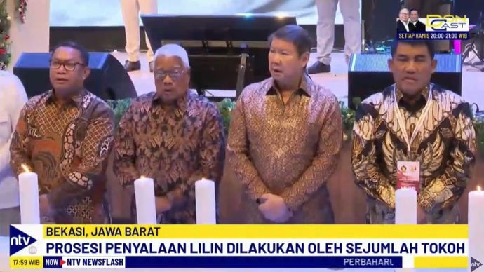 Dalam ibadah perayaan Natal ini proses penyalaan lilin dilakukan oleh Hashim Djojohadikusumo, Natalius Pigai, Thomas Djiwandono dan Nurdin Tampubolon.