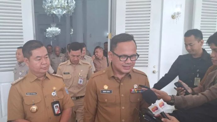 Wakil Menteri Dalam Negeri (Wamendagri) Bima Arya Sugiarto dan Penjabat Gubernur Provinsi DKI Jakarta Teguh Setyabudi saat dijumpai di Balai Kota Jakarta, Senin 20 Januari 2025