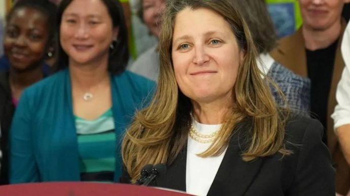 Kanada tidak tertarik bergabung dengan Amerika Serikat, kata calon ketua Partai Liberal Chrystia Freeland pada Senin