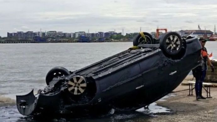 Mobil Brigjen (Purn) Hendrawan Ostevan. (Antara) 