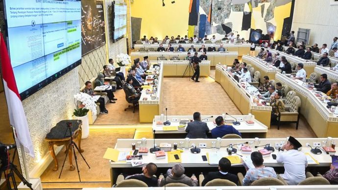 Suasana rapat kerja Komisi II DPR dengan Pemerintah di Kompleks Parlemen, Senayan, Jakarta, Rabu (22/1/2025).