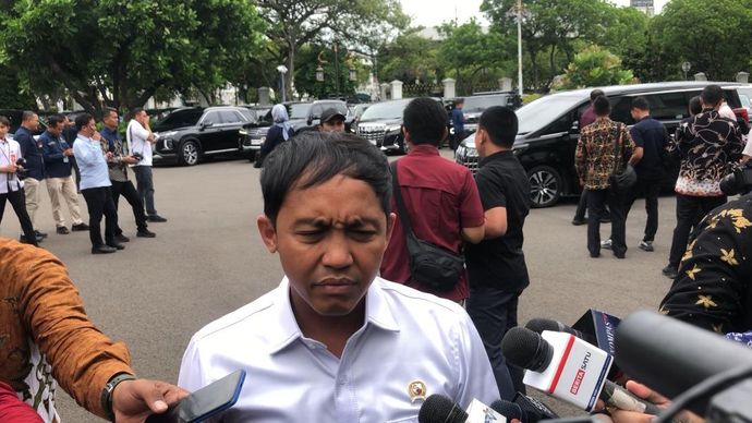 Menteri Kehutanan  Raja Juli Antoni