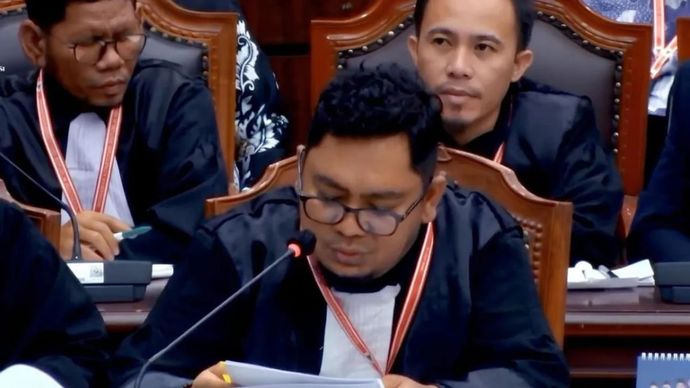 Tangkapan layar - Hendra Kasim selaku kuasa hukum KPU Maluku Utara saat sidang lanjutan sengketa Pilkada 2024 di Mahkamah Konstitusi, Jakarta, Rabu 22 Januari 2025.