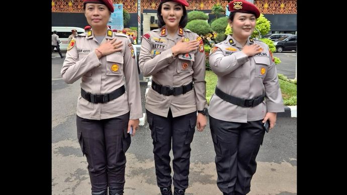 AKBP Netty Rosdiana Siagian (tengah). (Instagram) 