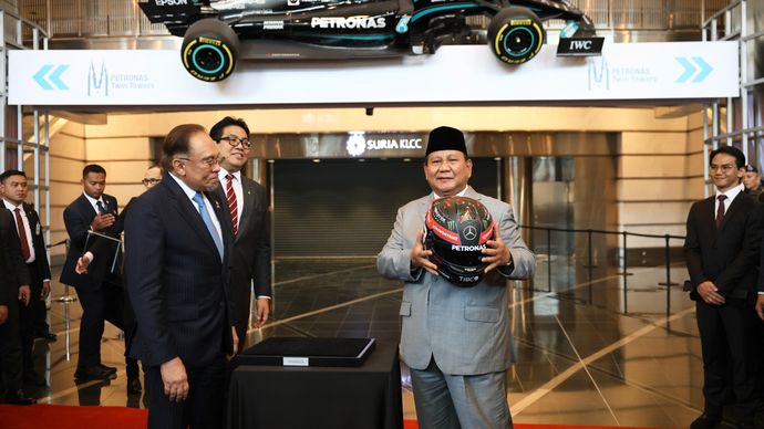 Pertemuan antara Presiden Prabowo Subianto dan PM Malaysia Anwar Ibrahim di Menara Kembar Petronas, Kuala Lumpur pada Senin, 27 Januari 2025.