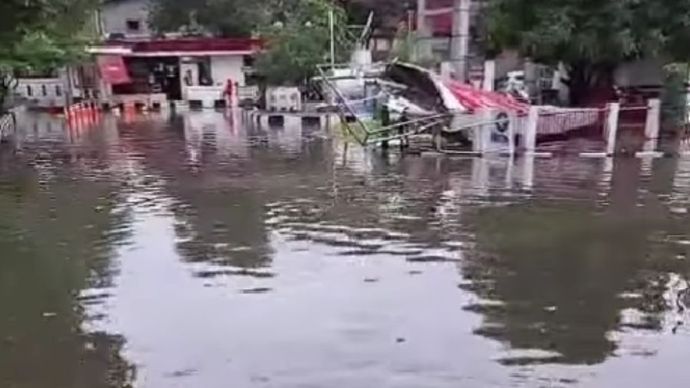 Banjir di Jalan Tegal Alur, Kecamatan Kalideres, menuju Kamal Muara. Rabu 29 Januari 2025.