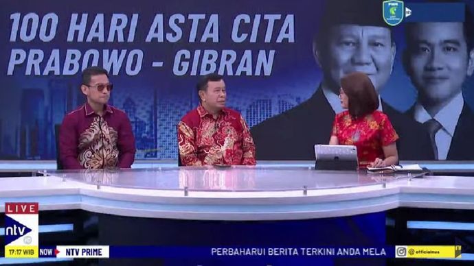 Presiden Komisaris NT Corporation, Nurdin Tampubolon, dalam sebuah program NTV Prime di Nusantara TV (tengah).