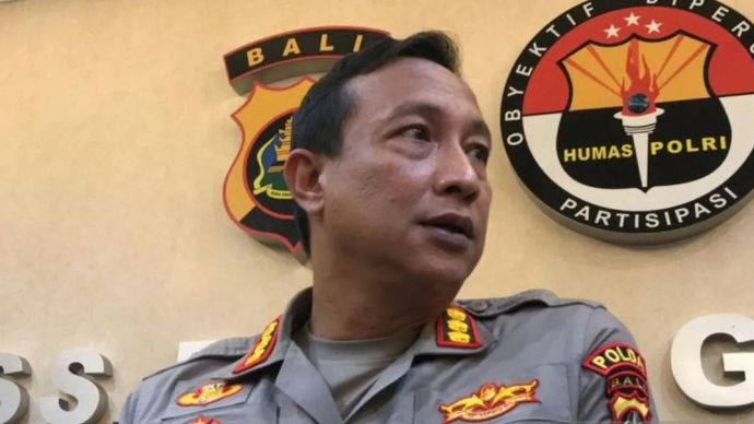 Kepala Bidang Hubungan Masyarakat Kepolisian Daerah Bali Komisaris Besar Polisi Ariasandy memberikan keterangan terkait pengungkapan kasus dugaan perampokan terhadap WNA Ukraina saat ditemui di Denpasar, Bali, Jumat (31/1/2025)