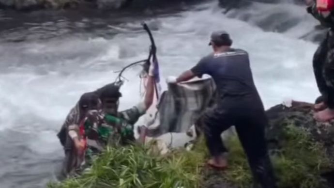 da Mayat Nyangkut di Aliran Sungai Kajar Pemalang 