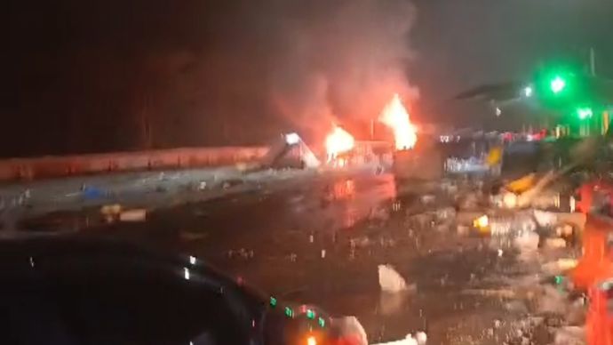 Truk sempat terbakar dalam kecelakaan maut di Tol Ciawi. 