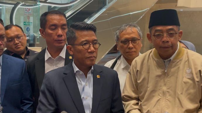 Ketua Komisi XI DPR RI Misbakhun rapat  bersama Direktorat Jenderal Pajak (DJP) Kementerian Keuangan (Kemenkeu) Suryo Utomomembahas persoalan Sistem Inti Administrasi Perpajakan atau Coretax. 