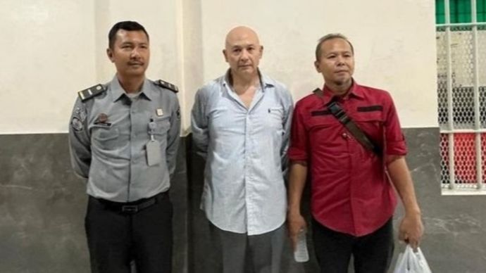 Anak bos Prodia, Arif Nugroho alias Sebastian (tengah). (Dok.) 