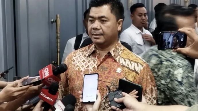 Wakil Menteri Sekretaris Negara (Wamensesneg) Juri Ardiantoro di Kompleks Parlemen