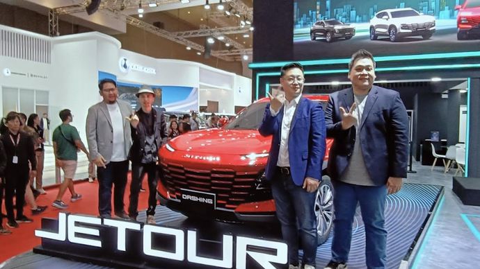 Jetour memperkenalkan tiga varian warna baru untuk model Dashing di ajang IIMS 2025. (Foto: Adiantoro/NTV) 