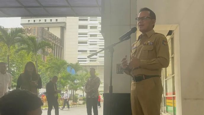 Wamendagri Bima Arya Sugiarto  dalam konferensi pers di Kantor Kemendagri