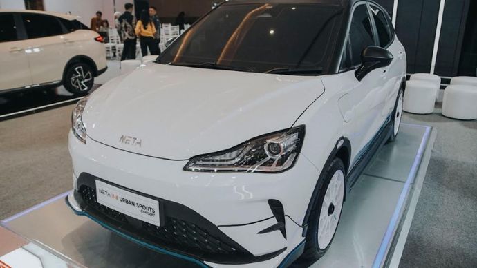 NETA Auto Indonesia berkolaborasi dengan HSR menampilkan NETA V-II Urban Sports Concept di IIMS 2025. (Foto: Adiantoro/NTV)