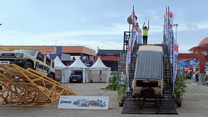 Petualangan Jimny Adventure Experience di IIMS 2025. (Foto: Adiantoro/NTV)