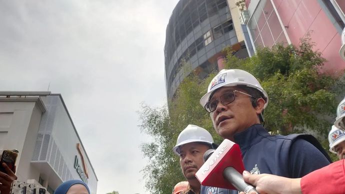 Karodokpol Pusat Kedokteran dan Kesehatan (Pusdokkes) Polri Brigjen Pol Nyoman Eddy Purnama Wirawan memberikan keterangan kepada pers usai merampungkan hari terakhir pencarian korban kebakaran Glodok Plaza, Tamansari, Jakarta Barat, Jumat (21/2/2025). 