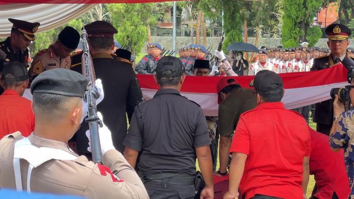 Pemakaman Komjen (Purn) Syafruddin. (NTVNews.id) 