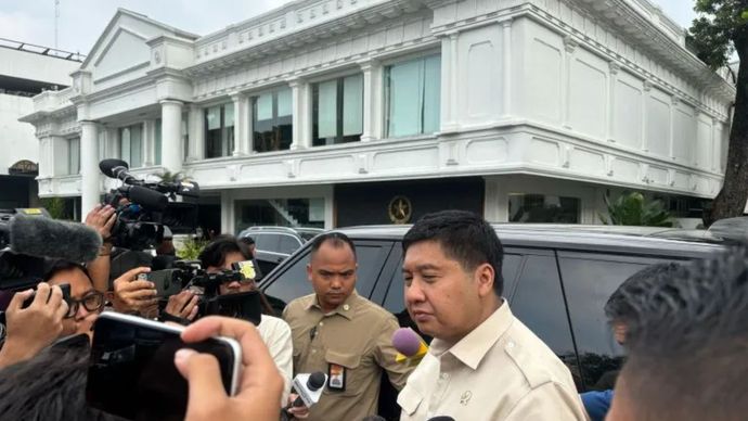 Politisi Partai Gerindra yang juga Menteri Perumahan dan Kawasan Permukiman Maruarar Sirait saat ditemui usai menghadiri rapat terbatas bersama Presiden Prabowo Subianto di Istana Kepresidenan