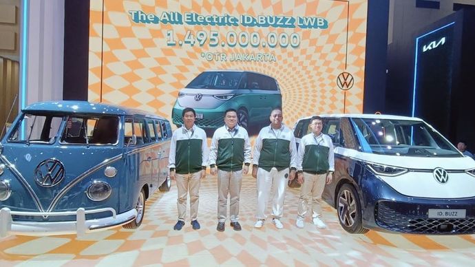 Volkswagen Indonesia resmi meluncurkan The All-Electric ID. Buzz LWB di IIMS 2025. (Foto: Adiantoro/NTV)