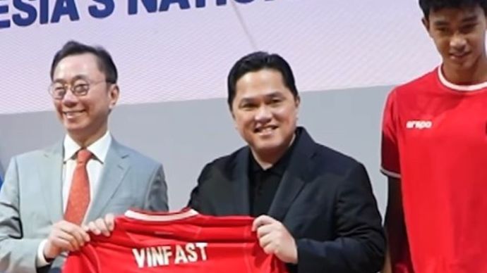 Menteri BUMN Erick Thohir memberikan apresiasi terhadap komitmen VinFast dalam mendukung Timnas Indonesia. (Foto: Adiantoro/NTV) 