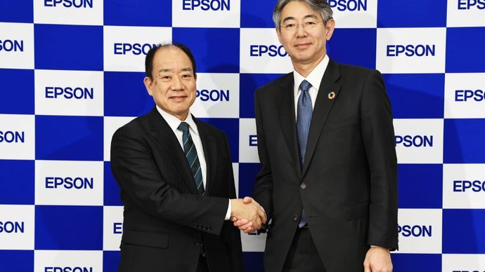 Yasunori Ogawa (kiri), Chairman dan Director, Seiko Epson Corporation dan Junkichi Yoshida (kanan), President and Representative Director, Chief Executive Officer, Seiko Epson Corporation. (Foto: Istimewa/Epson)