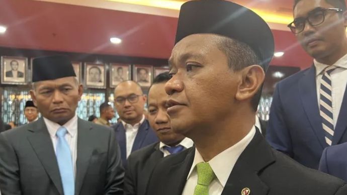 Menteri Energi dan Sumber Daya Mineral (ESDM) Bahlil Lahadalia  saat memberi keterangan