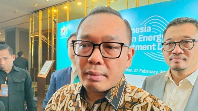 Wakil Menteri Investasi dan Hilirisasi/Wakil Kepala Badan Koordinasi Penanaman Modal (BKPM) Todotua Pasaribu menyampaikan keterangan kepada awak media di Jakarta, Kamis (27/2/2025).