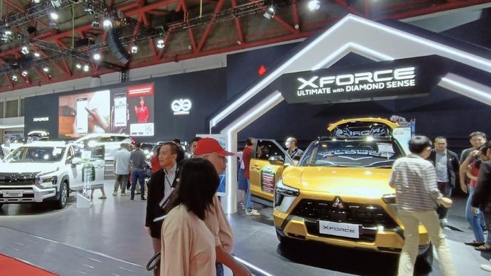 PT Mitsubishi Motors Krama Yudha Sales Indonesia (MMKSI) turut berpartisipasi dalam ajang pameran otomotif IIMS 2025. (Foto: Adiantoro/NTV)