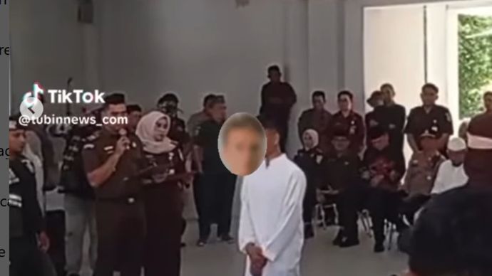 penyuka sesama jenis dicambuk di ACEH