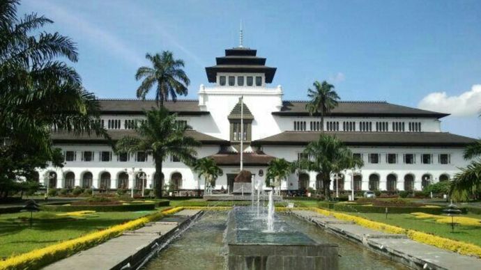 Tampak Depan Pusat Pemerintahan Jawa Barat, Gedung Sate