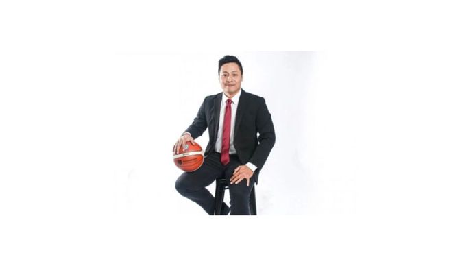 Komentator Indonesian Basketball League (IBL) 2025 Rizky Effendi.