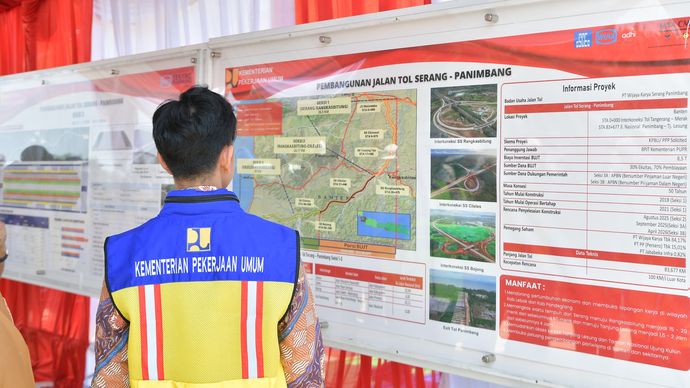 Gibran Tinjau Proyek Jalan Tol Rangkasbitung-Cileles