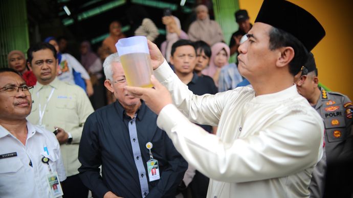 Menteri Pertanian (Mentan) Andi Amran Sulaiman melakukan inspeksi mendadak (sidak) ke Pasar Jaya Lenteng Agung, Jakarta Selatan, untuk memastikan ketersediaan 9 bahan pangan pokok tersedia untuk masyarakat.