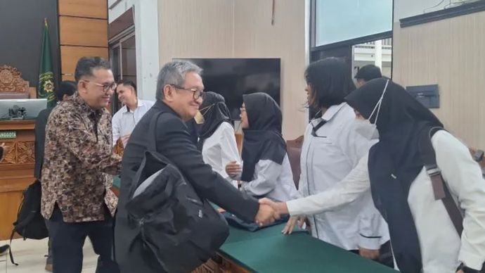 Hakim tunggal Pengadilan Negeri Jakarta Selatan Afrizal Hadi menggugurkan sidang praperadilan Sekretaris Jenderal PDI Perjuangan Hasto Kristiyanto.