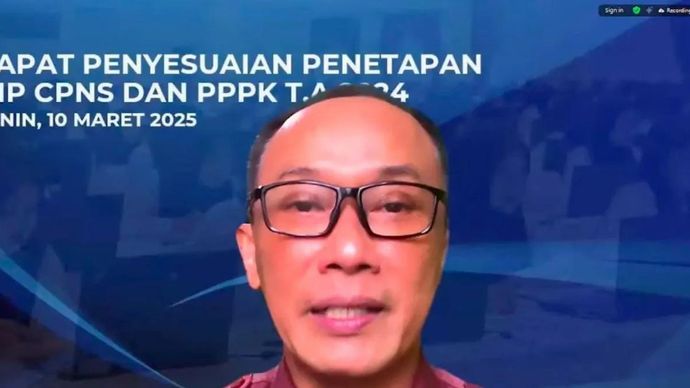 Tangkapan layar - Kepala BKN Zudan Arif dalam rapat koordinasi yang dipantau secara daring di Jakarta, Senin (10/3/2025).