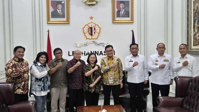 Gubernur Lemhannas bersama redaksi Nusantara TV