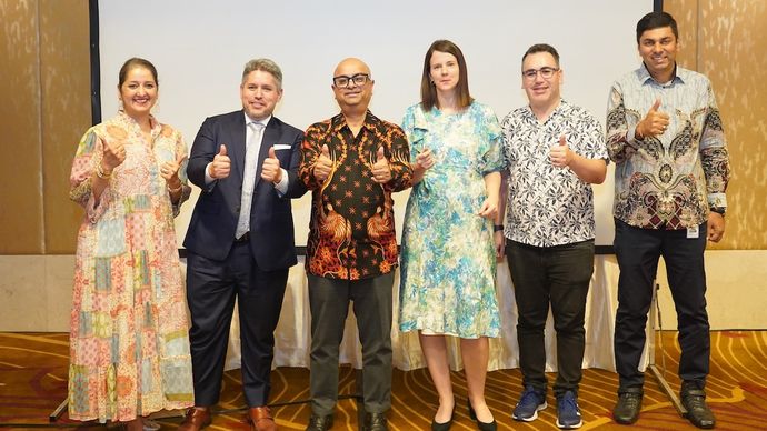 Ms. Anjali Pahladsingh, Head of Consular Affairs, Embassy of the Kingdom of the Netherlands in Jakarta; Mr. Facundo Farias, Head of Consular Affairs, Embassy of Switzerland in Jakarta; Mr. Kaushik Ghosh, Head - Australasia, VFS Global; Ms. Patr&iacute;cia N